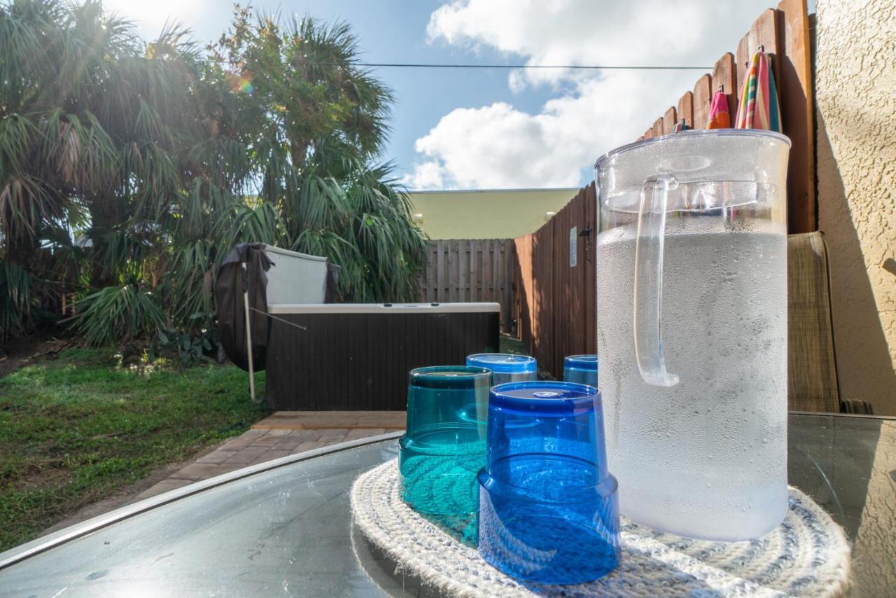 Heart Of The Waves - 3Br & 2Ba Beach Retreat - New Hot Tub - Outside Patio With Grill & Seating, Steps To Fun! Melbourne Exterior foto