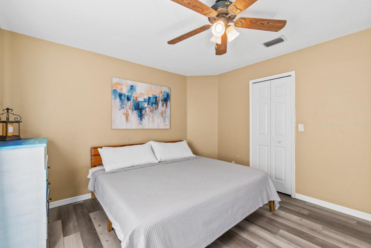Heart Of The Waves - 3Br & 2Ba Beach Retreat - New Hot Tub - Outside Patio With Grill & Seating, Steps To Fun! Melbourne Exterior foto
