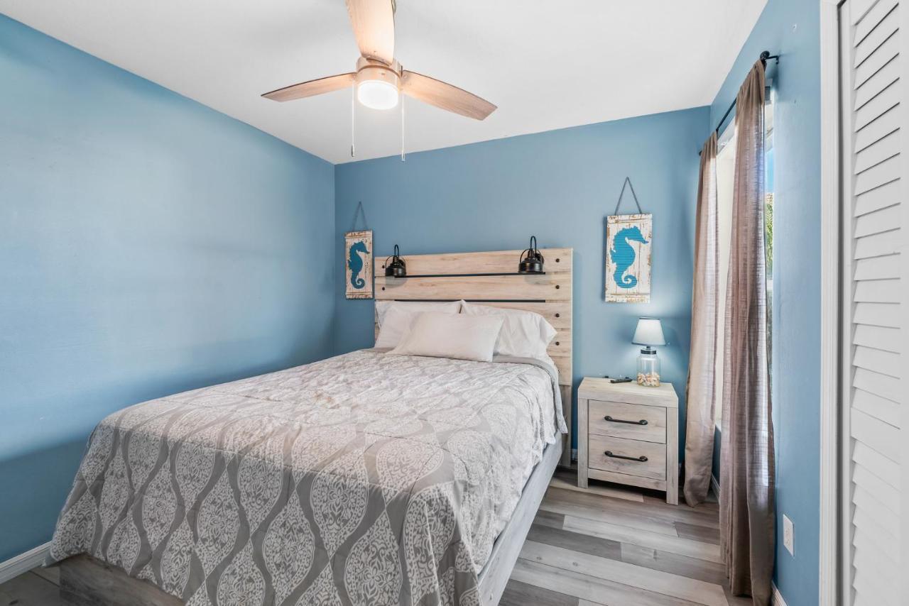 Heart Of The Waves - 3Br & 2Ba Beach Retreat - New Hot Tub - Outside Patio With Grill & Seating, Steps To Fun! Melbourne Exterior foto
