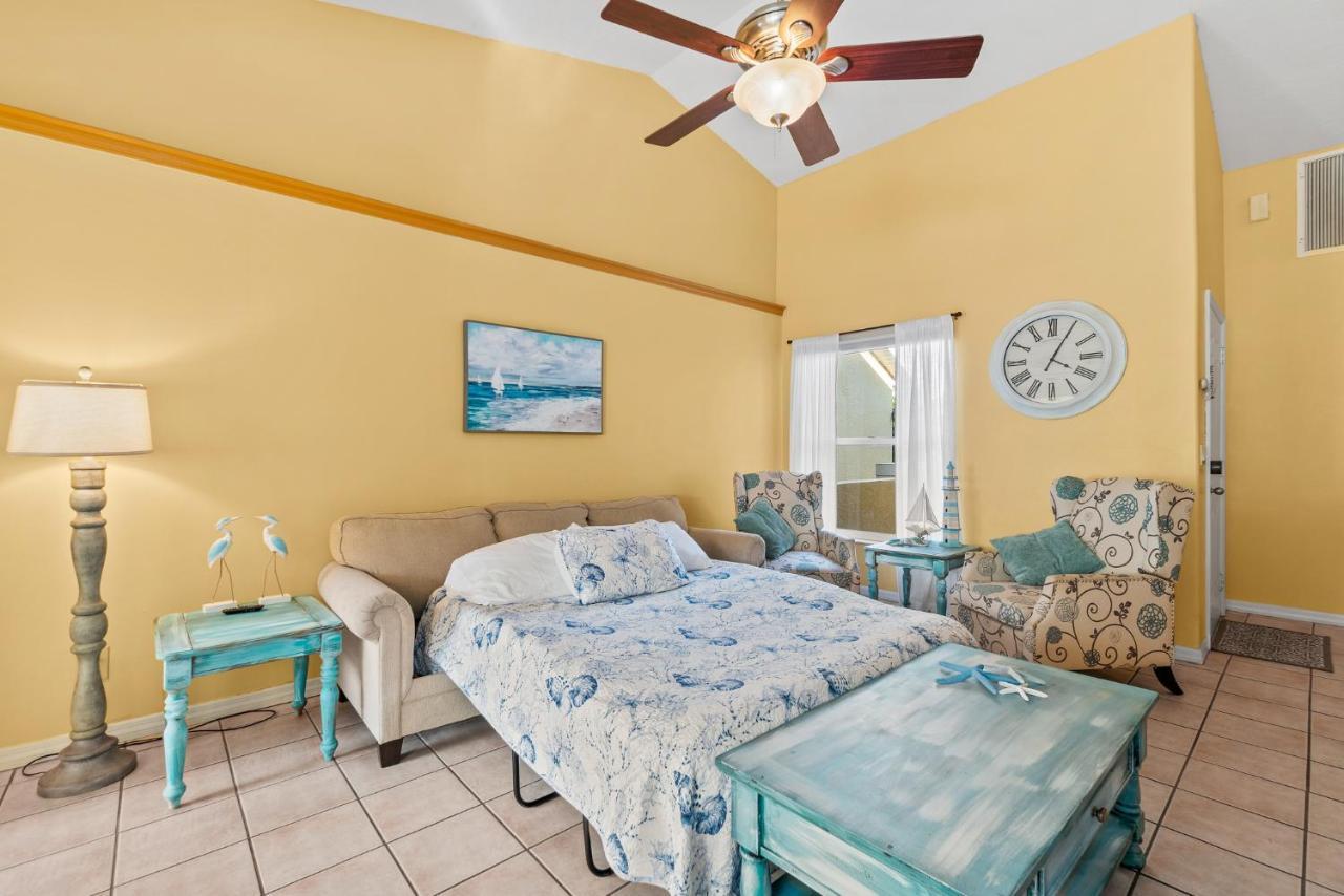 Heart Of The Waves - 3Br & 2Ba Beach Retreat - New Hot Tub - Outside Patio With Grill & Seating, Steps To Fun! Melbourne Exterior foto