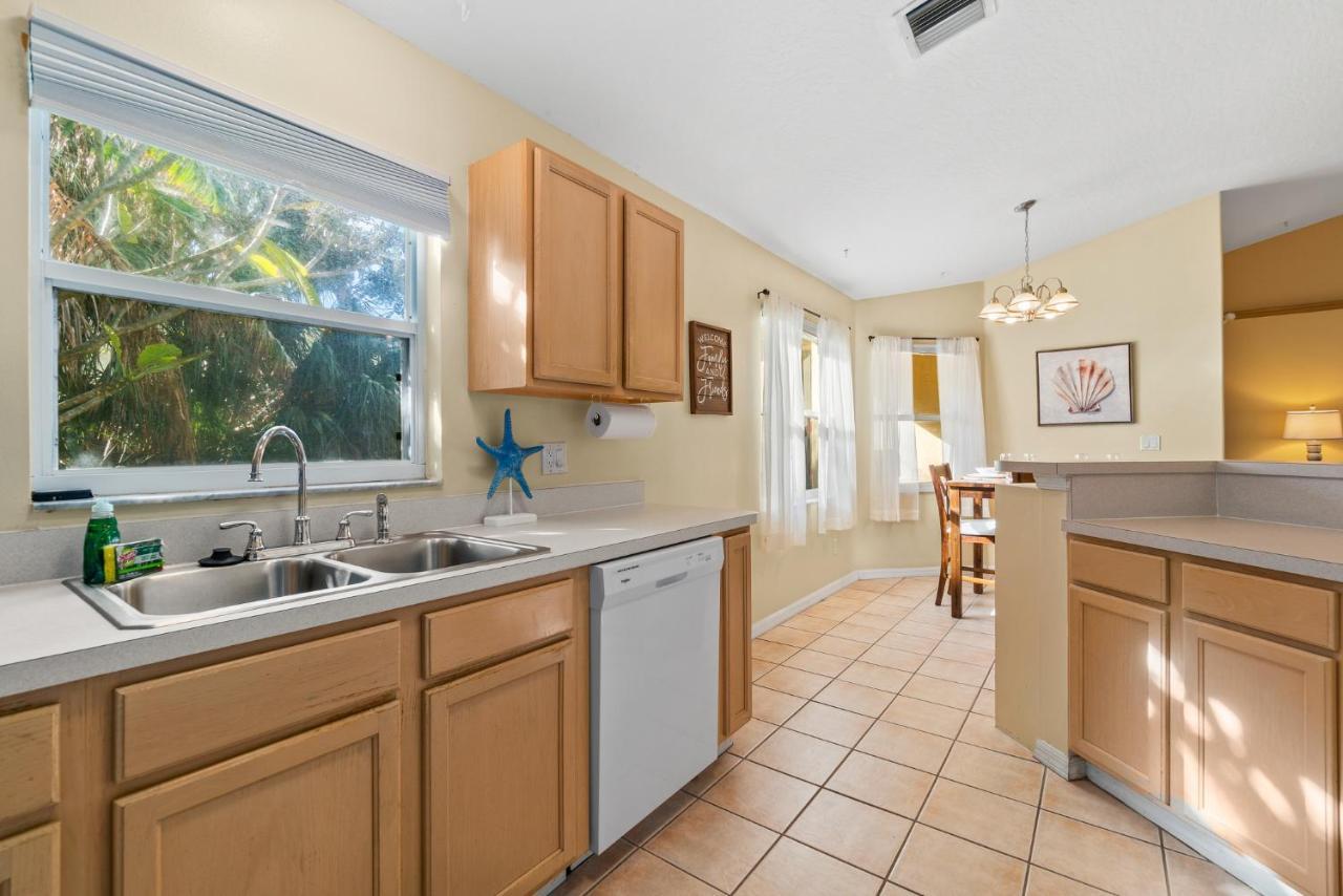 Heart Of The Waves - 3Br & 2Ba Beach Retreat - New Hot Tub - Outside Patio With Grill & Seating, Steps To Fun! Melbourne Exterior foto