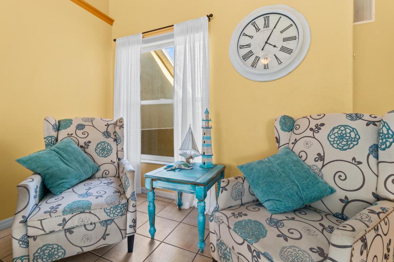 Heart Of The Waves - 3Br & 2Ba Beach Retreat - New Hot Tub - Outside Patio With Grill & Seating, Steps To Fun! Melbourne Exterior foto